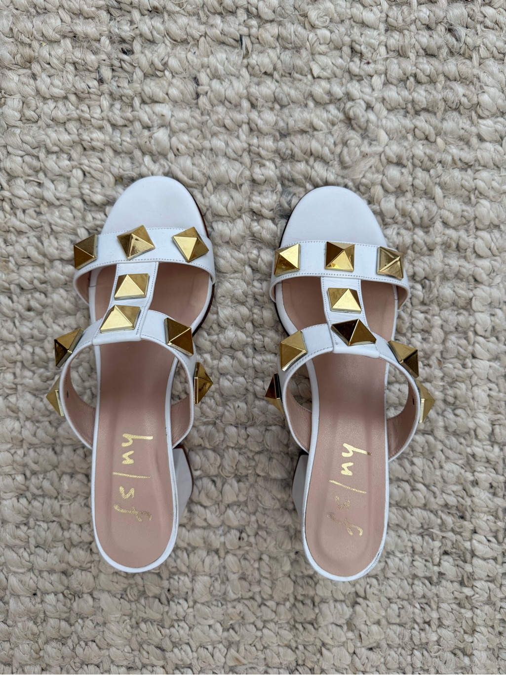 Tuckernuck White Leather Heels With Gold Pyramid Studs
